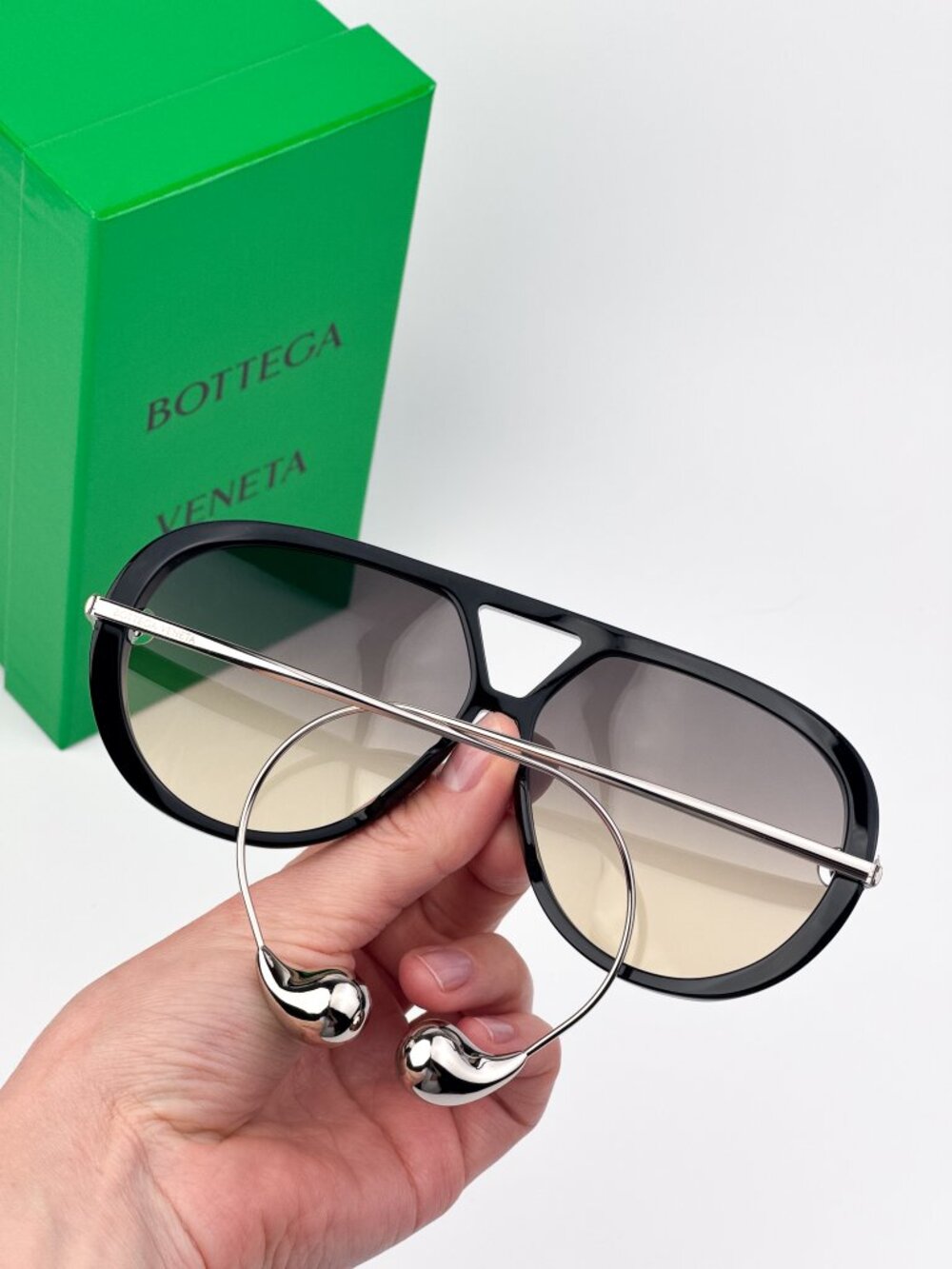 Bottega Veneta BV1273S 010 Sunglasses Black Silver Oversize Pilot Brown Gradient - Picture 2 of 9